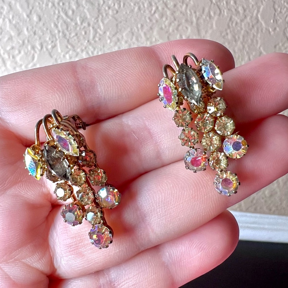 Vintage Karu Arke Inc Aurora Borealis AB Rhinestone Clip on Earrings, Estate Jew